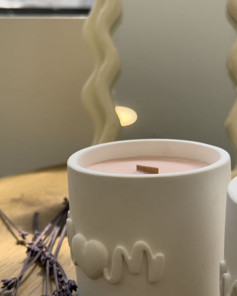 Vela Aromática “MOM” – Edición Especial Día de la Madre
